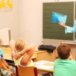 Známkování nebo slovní hodnocení ilustrativní obrázek - MADIO