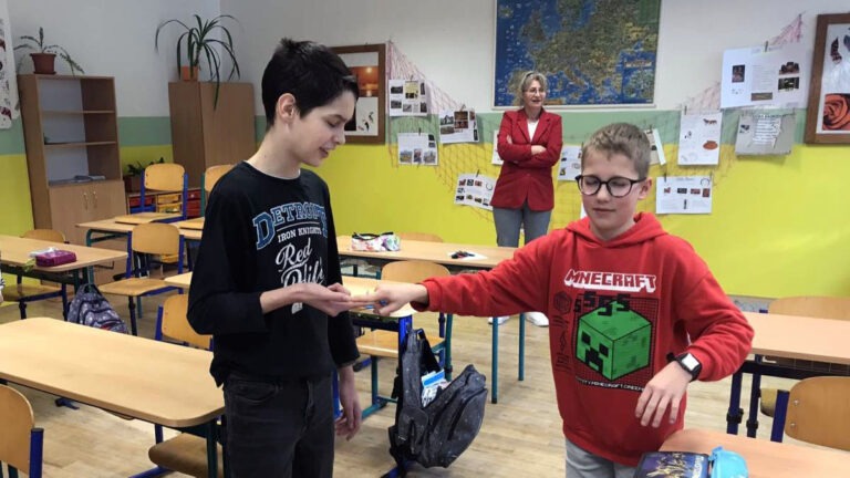 Malé díky, velké změny. Jak uznání utváří bezpečnou třídu MADIO