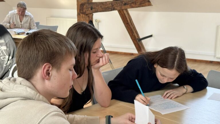 Musí být všechny děti pořád spolu? A jak poznat, kdy už to škodí? MADIO