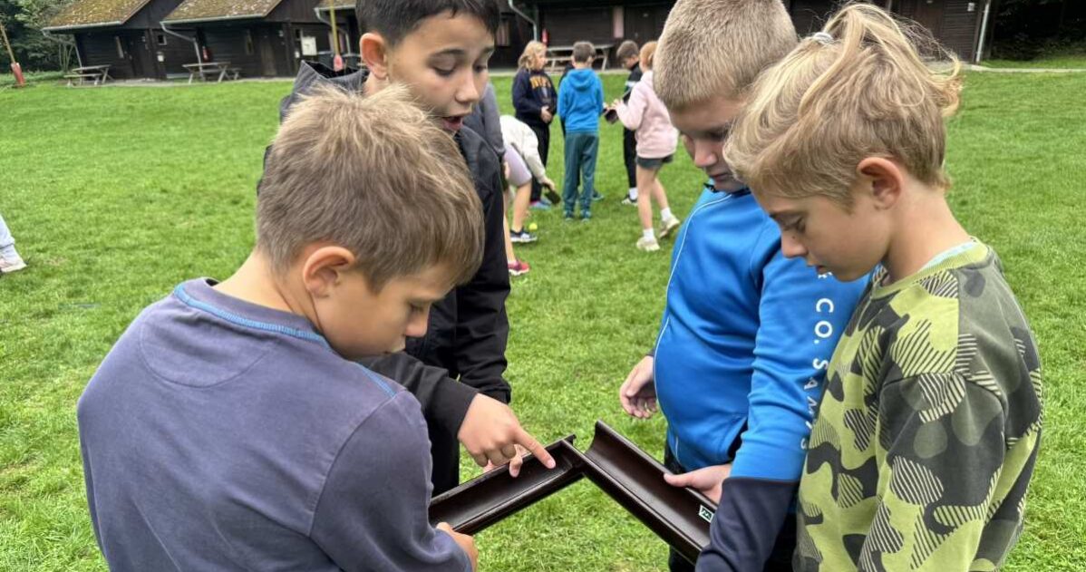 Starší i mladší mají co nabídnout: jak funguje vrstevnická podpora MADIO